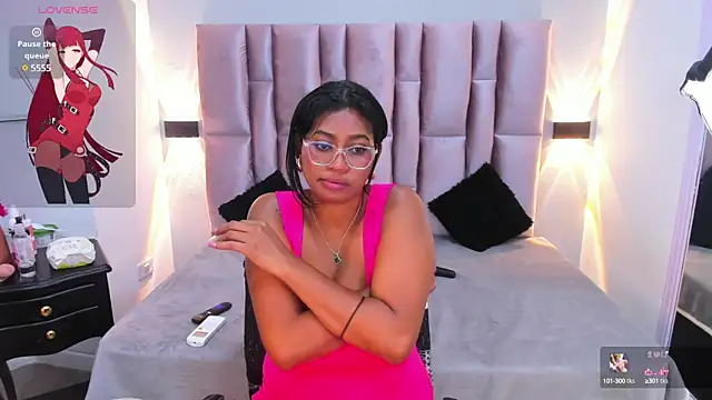 Snapshot of LAYLATAYLOR_ chatting on 19, 2, 2025 LAYLATAYLOR online show from 19, 2, 2025