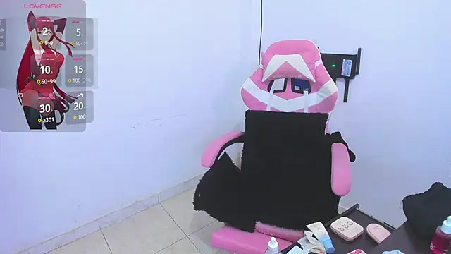 Snapshot of LAYLATAYLOR_ chatting on 18, 3, 2025 LAYLATAYLOR online show from 18, 3, 2025