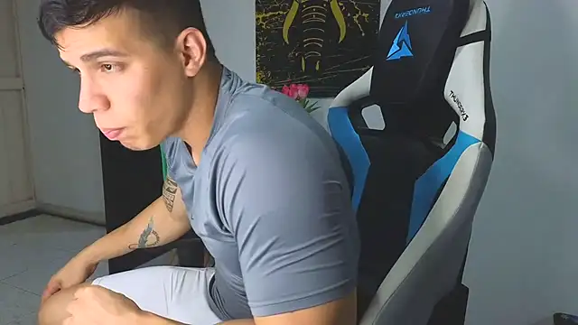 Ethanstill1 online show from 4, 3, 2025