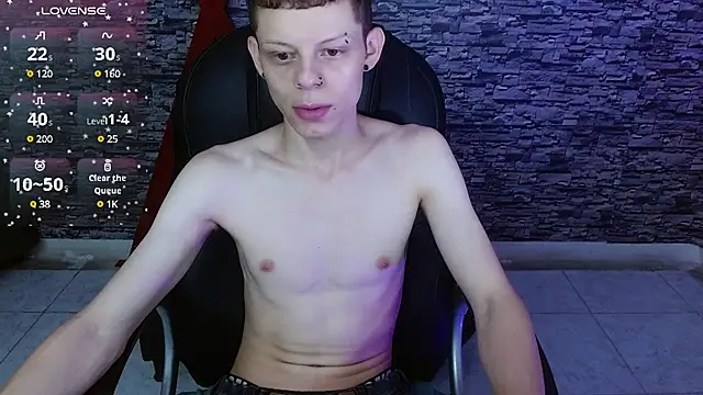 Snapshot of Matthew_Boy_ chatting on 8, 3, 2025 Matthew Boy online show from 8, 3, 2025