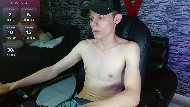 Snapshot of Matthew_Boy_ chatting on 11, 3, 2025 Matthew Boy online show from 11, 3, 2025