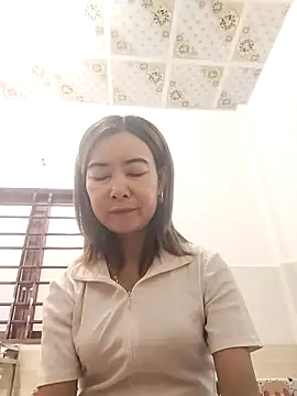 Sexy-ladyboobs20 online show from 4, 11, 2025