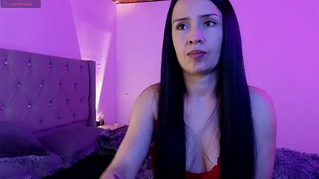 cristal hilton 10 online show from 11, 1, 2026