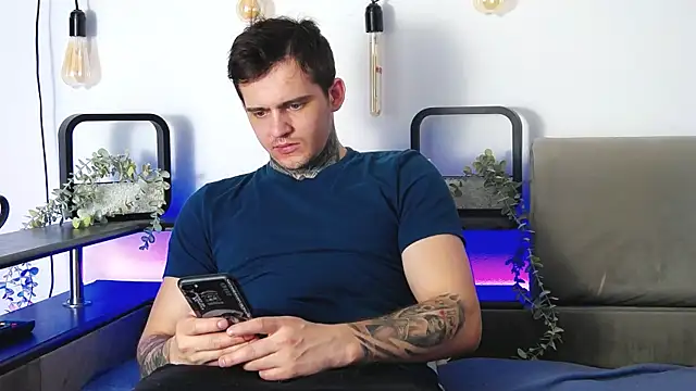 CarterCole online show from 31, 1, 2025