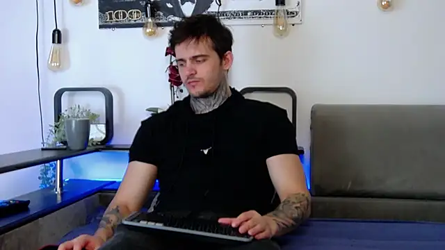 CarterCole online show from 6, 3, 2025