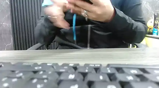 Miel canela online show from 4, 3, 2025
