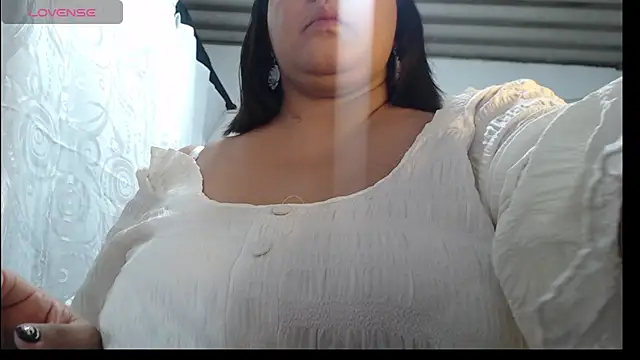 Snapshot of mia_donatto369 chatting on 7, 11, 2025 mia donatto369 online show from 7, 11, 2025