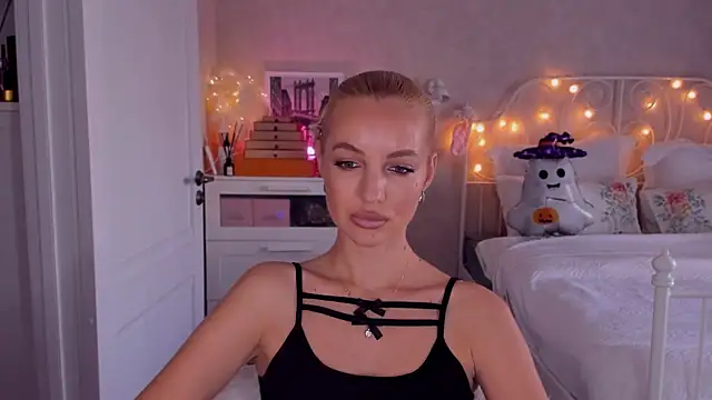 aestetick online show from 25, 10, 2025