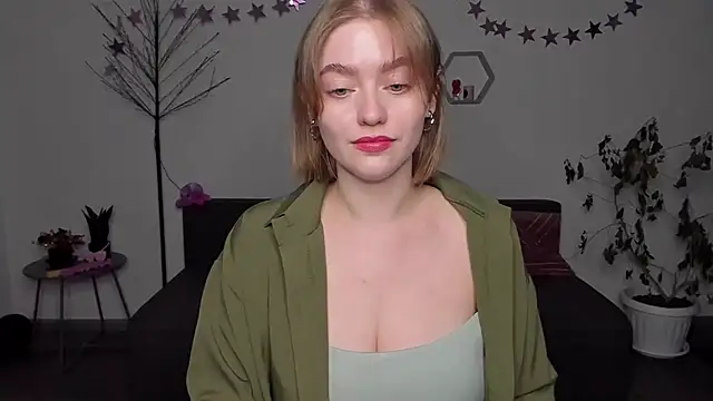 Snapshot of AidaPerry chatting on 14, 12, 2024 AidaPerry online show from 14, 12, 2024