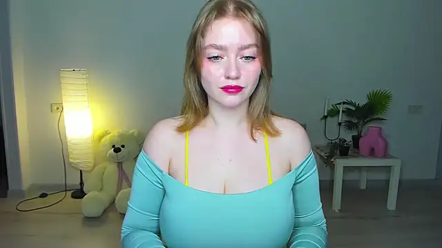 Snapshot of AidaPerry chatting on 13, 9, 2025 AidaPerry online show from 13, 9, 2025