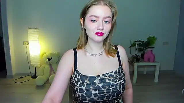 Snapshot of AidaPerry chatting on 28, 9, 2025 AidaPerry online show from 28, 9, 2025