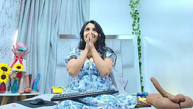 Snapshot of _Marcela__ chatting on 27, 10, 2025 Marcela online show from 27, 10, 2025