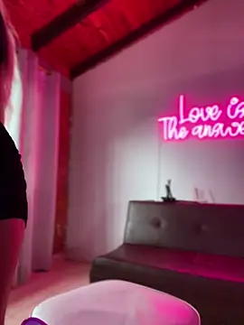 SamaraJay1 online show from 6, 12, 2024