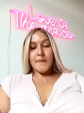 SamaraJay1 online show from 6, 1, 2025