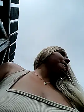 SamaraJay1 online show from 4, 2, 2025