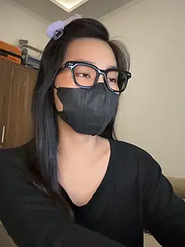 Snapshot of Lilisa_miu chatting on 12, 10, 2025 Lilisa miu online show from 12, 10, 2025