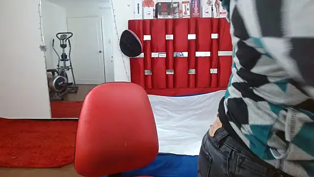 krystal thomson online show from 4, 11, 2025