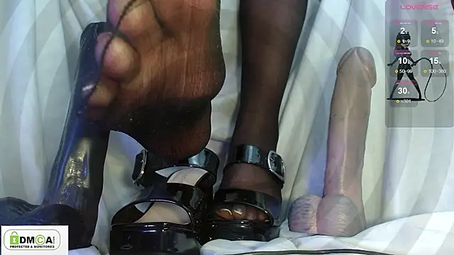 Miss scarllet  online show from 18, 2, 2026