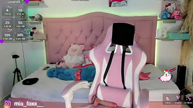 Mia foxx  online show from 16, 1, 2026