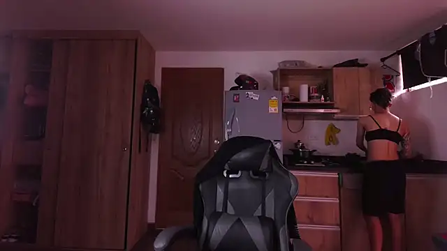 Cutie Shy  online show from 21, 3, 2026