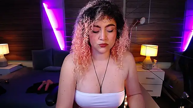Kateryn  online show from 28, 1, 2025
