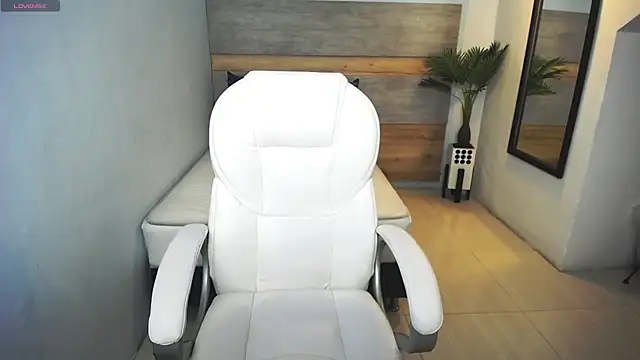 liseth fox online show from 28, 2, 2025