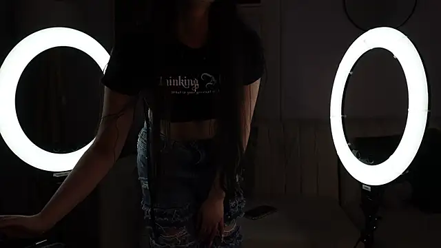 lara madisson online show from 10, 11, 2025