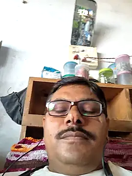 Snapshot of Srmotrs chatting on 7, 10, 2025 Srmotrs online show from 7, 10, 2025