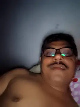 Snapshot of Srmotrs chatting on 8, 10, 2025 Srmotrs online show from 8, 10, 2025