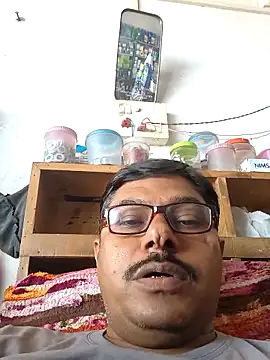 Snapshot of Srmotrs chatting on 9, 10, 2025 Srmotrs online show from 9, 10, 2025