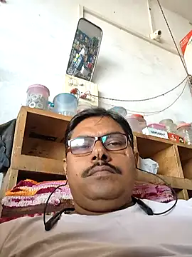 Snapshot of Srmotrs chatting on 10, 10, 2025 Srmotrs online show from 10, 10, 2025