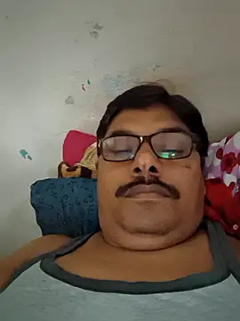 Snapshot of Srmotrs chatting on 22, 10, 2025 Srmotrs online show from 22, 10, 2025