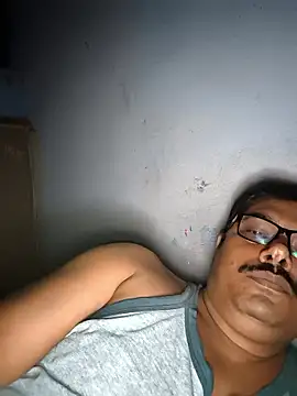 Snapshot of Srmotrs chatting on 25, 10, 2025 Srmotrs online show from 25, 10, 2025