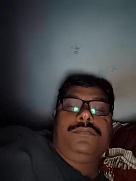 Snapshot of Srmotrs chatting on 20, 11, 2025 Srmotrs online show from 20, 11, 2025