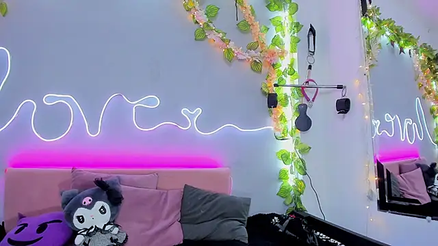 YouliteSllut2 online show from 28, 1, 2025