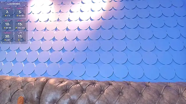 Leamonroe   online show from 23, 2, 2025