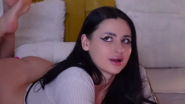 Snapshot of RanyaHermes chatting on 17, 11, 2025 RanyaHermes online show from 17, 11, 2025