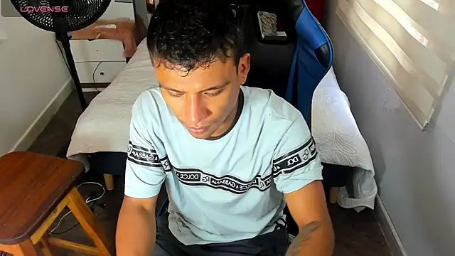 Snapshot of Backsex_boy chatting on 25, 10, 2025 Backsex boy online show from 25, 10, 2025