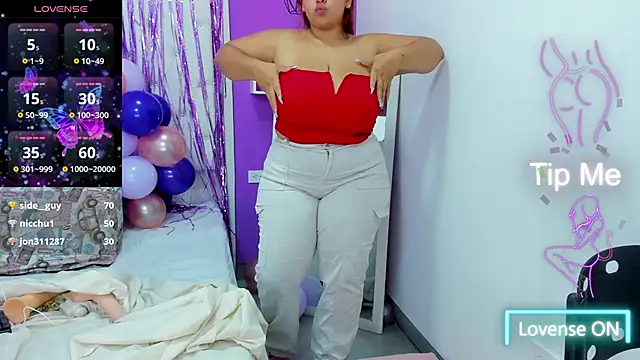 Alanna hot3 online show from 17, 1, 2025