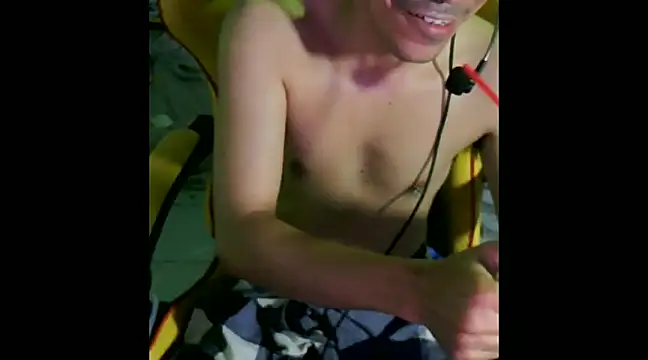 Snapshot of cloudyth1994 chatting on 12, 12, 2024 cloudyth1994 online show from 12, 12, 2024