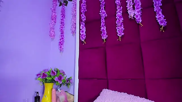 Snapshot of Sasha_Petitte chatting on 21, 3, 2025 Sasha Petitte online show from 21, 3, 2025