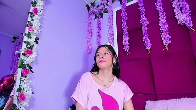 Snapshot of Sasha_Petitte chatting on 22, 3, 2025 Sasha Petitte online show from 22, 3, 2025