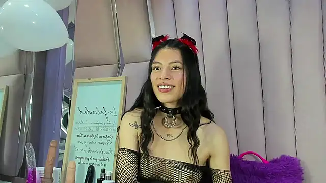 Snapshot of Sasha_Petitte chatting on 10, 9, 2025 Sasha Petitte online show from 10, 9, 2025