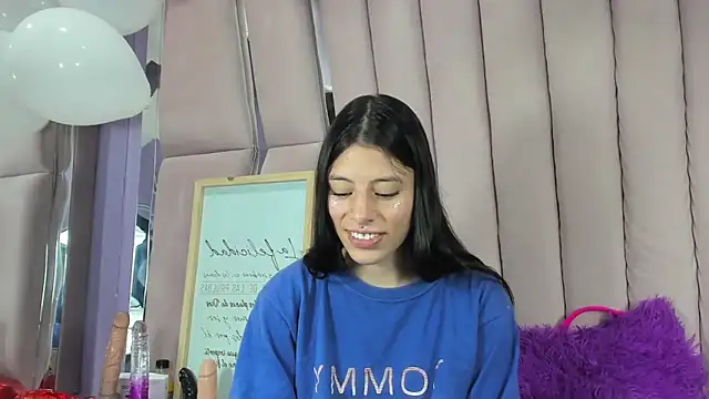 Snapshot of Sasha_Petitte chatting on 12, 9, 2025 Sasha Petitte online show from 12, 9, 2025