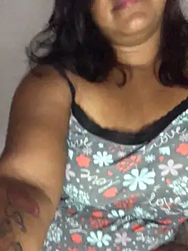 Snapshot of lollitta-33677 chatting on 5, 3, 2025 lollitta-33677 online show from 5, 3, 2025