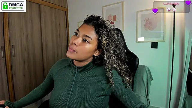 Snapshot of aleja_montiel__ chatting on 12, 11, 2025 aleja montiel online show from 12, 11, 2025