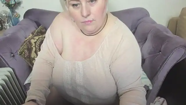 fashiona online show from 23, 12, 2025