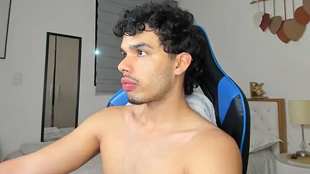 mateoleonee online show from 2, 1, 2025