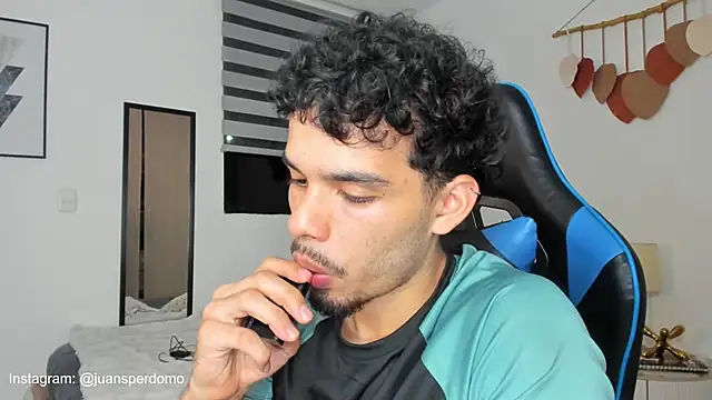 mateoleonee online show from 21, 3, 2025