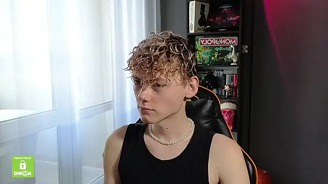 Snapshot of Keytaro chatting on 10, 10, 2025 Keytaro online show from 10, 10, 2025